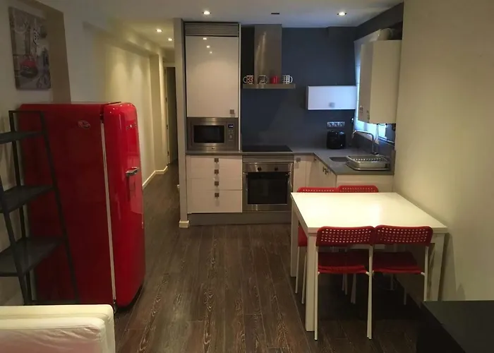 Manuela Sancho Daire *