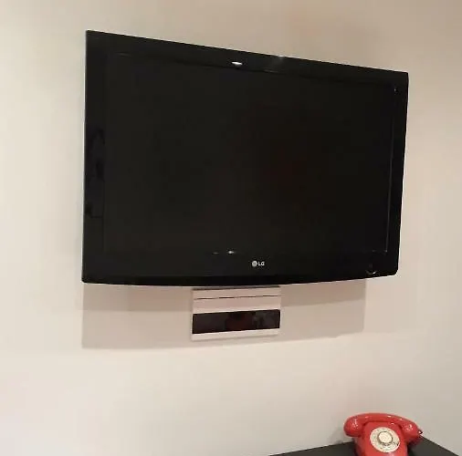 Manuela Sancho Daire *